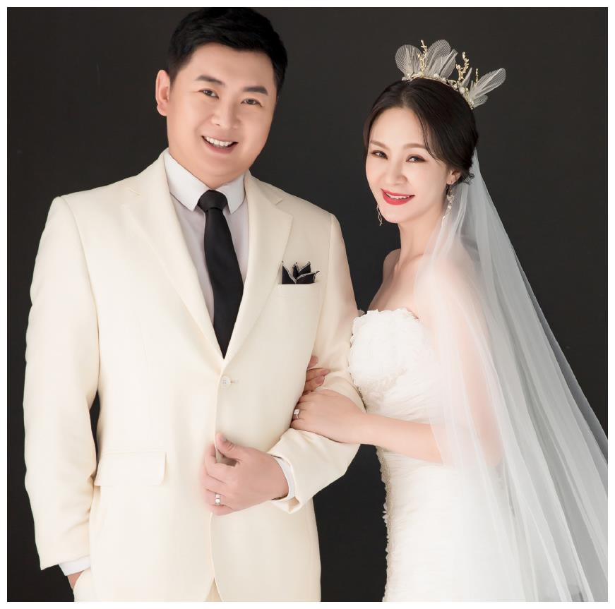 变形计丫头结婚照(变形计丫头最后怎么了)