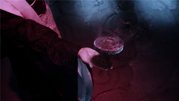 也正是因为魏无羡手里的那块阴铁就是中心的那块