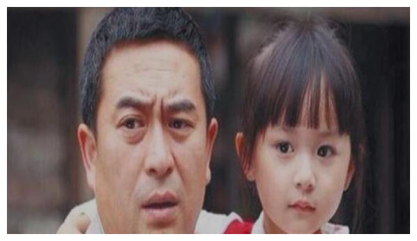 《蜗居》中合作的,在剧中扮演宋思思女儿的宋婷婷,但是后来她就没有在