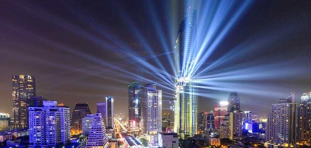泰国最有争议的大楼，白天像个烂尾楼，夜晚却“消失”让游客惊艳休闲区蓝鸢梦想 - Www.slyday.coM