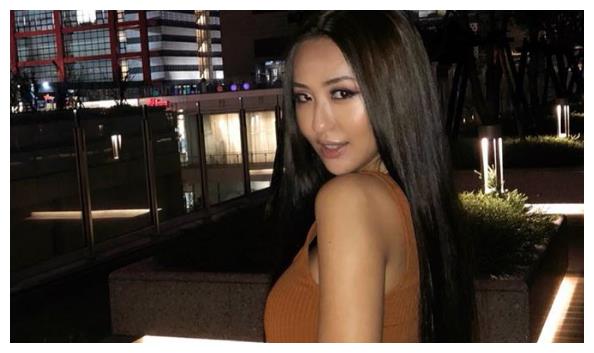 7亿豪门千金林嘉凌闺房曝光卧室脏乱不忍直视衣服翻出死蟑螂