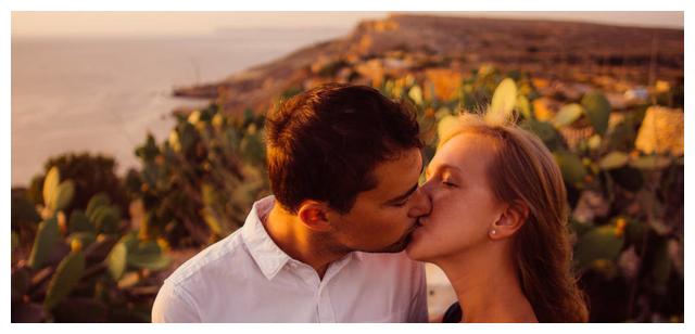 男人心中有你但却不主动的联系你,这是为什么?休闲区蓝鸢梦想 - Www.slyday.coM 男人心中有你但却不主动的联系你,这是为什么?休闲区蓝鸢梦想 - Www.slyday.coM