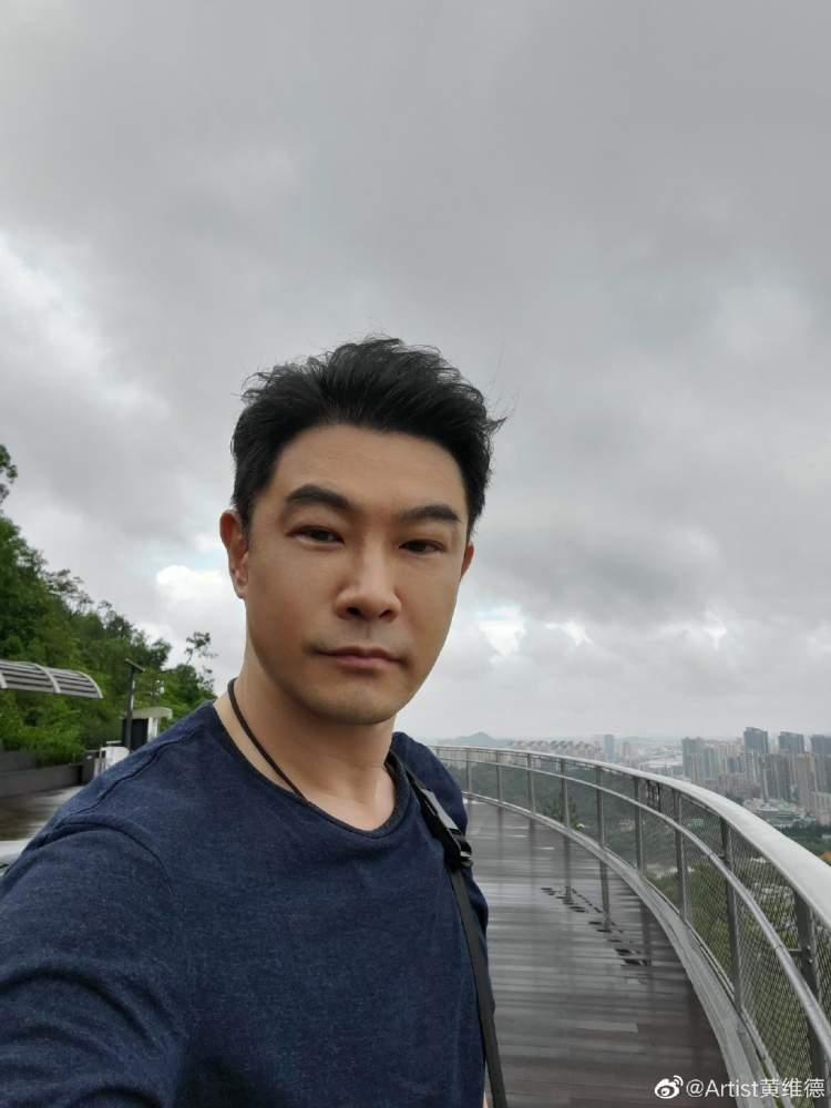 因和伊能静牵手人气下滑50岁的黄维德现在长这样