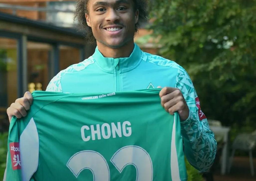 曼联华裔球员钟塔西?他的名字叫陈达毅