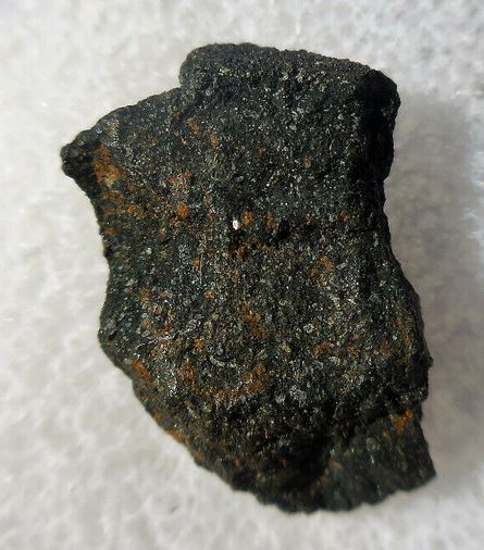 从同一场陨石雨看碳质球粒陨石的不同形态