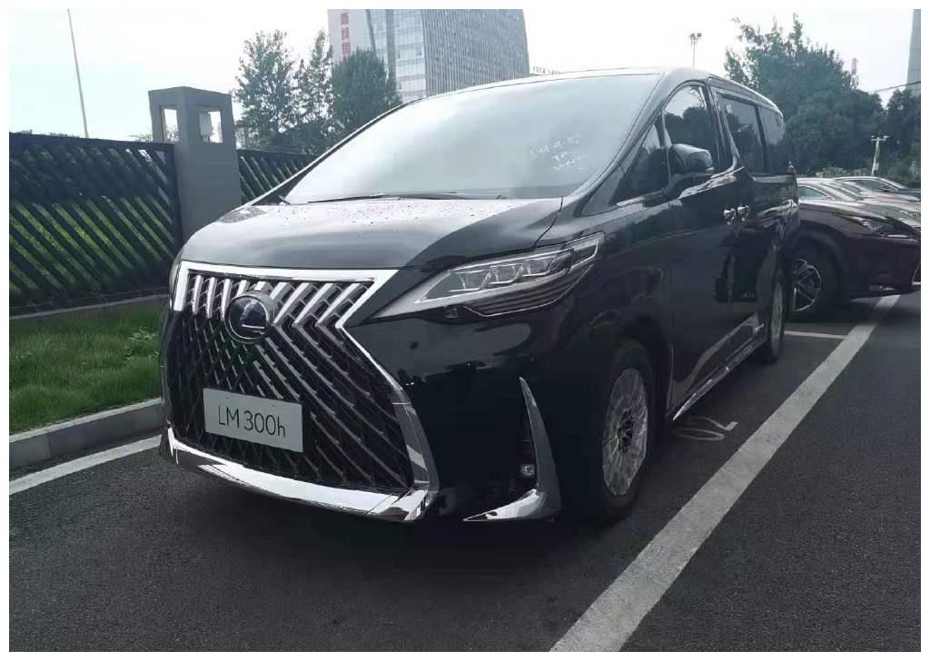 奢华商务mpv 开着气派 空间表现不错 雷克萨斯lm300h实车-新浪汽车