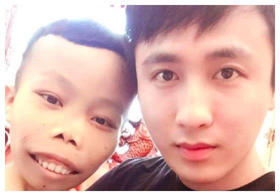 快手资产排行_快手5大网红身价排名:二驴垫底,散打哥仅排第三,第一太强!(2)