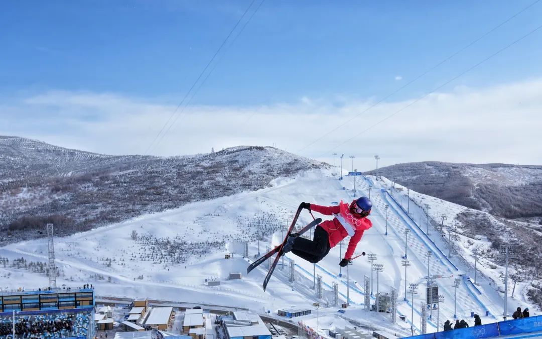 个人第2金!谷爱凌碾压式夺冠：第2跳刷新自己成绩，夺冠毫无悬念休闲区蓝鸢梦想 - Www.slyday.coM