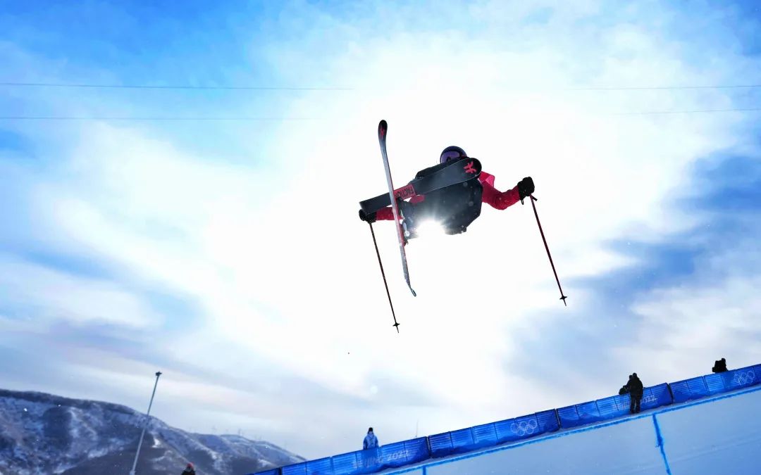 个人第2金!谷爱凌碾压式夺冠：第2跳刷新自己成绩，夺冠毫无悬念休闲区蓝鸢梦想 - Www.slyday.coM