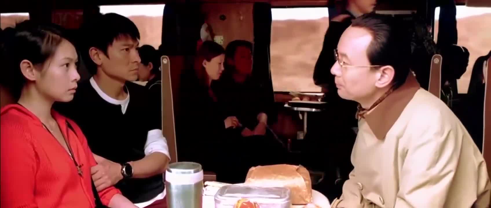 天下无贼范伟火车上打劫这段笑出眼泪了被华仔耍得真惨