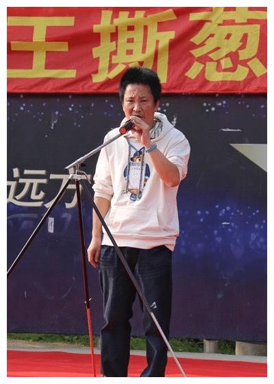 刘信达热脸贴德云社和郭德纲冷屁股,继而把炮轰矛头对准德云女孩