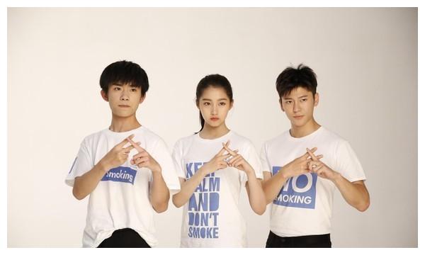 172cm关晓彤与178cm易烊千玺看清两人身高谁在说谎