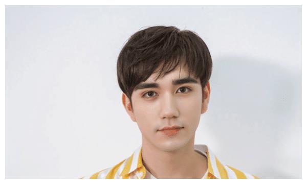 《创造营2021》和马退赛，微博只关注2位学员，看清是谁，意难平休闲区蓝鸢梦想 - Www.slyday.coM