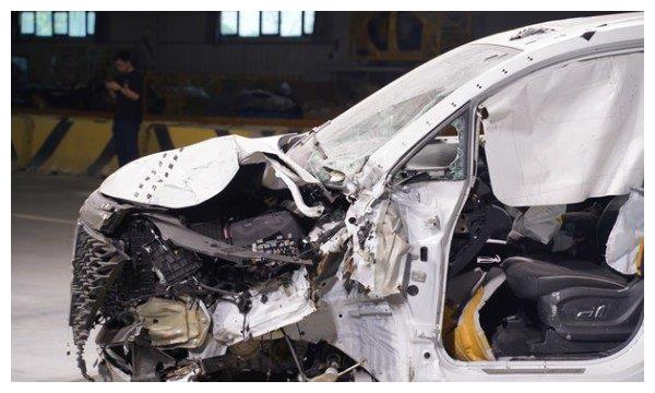 独家技术用料一流揭秘荣威imax8为何碰撞成绩全优