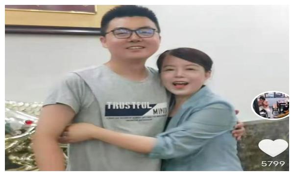 在我们看来,郭威是偏向许敏的,经常带着妻子和孩子去江西九江看望许敏