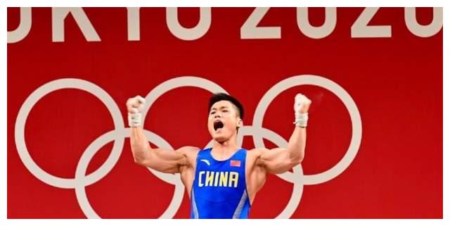 李小军也没有辜负大家的期望,以抓举170公斤,挺举204公斤,总成绩374