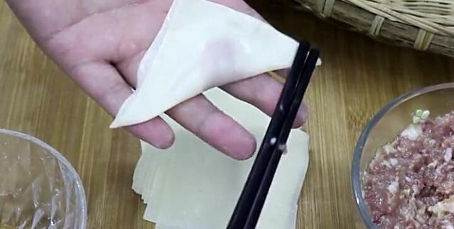 三角皮包馄饨的手法图片
