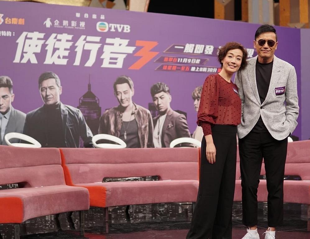 49岁江美仪厉害到了大婶的年纪还敢穿半透衬衫这气质绝了