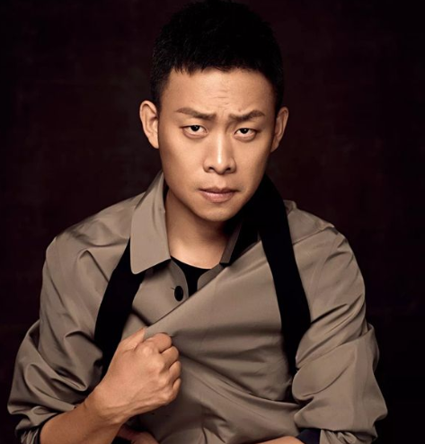 他不是明星,而是演员,十年龙套终获"影帝",是金子总会发光