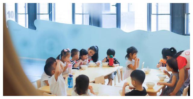 0—6岁早教创始人王荣辉:卖4套房创业12年,负债1亿破产租房生活休闲区蓝鸢梦想 - Www.slyday.coM 0—6岁早教创始人王荣辉:卖4套房创业12年,负债1亿破产租房生活休闲区蓝鸢梦想 - Www.slyday.coM