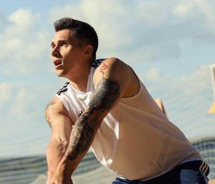 目前在俄超新乌连戈伊效力的博格丹出生在白俄罗斯,将成为继布特科和