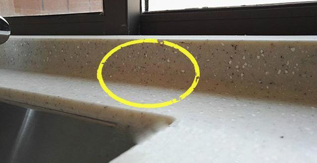 后挡水条与台面连一起不做美缝也不发霉整个台面干干净净