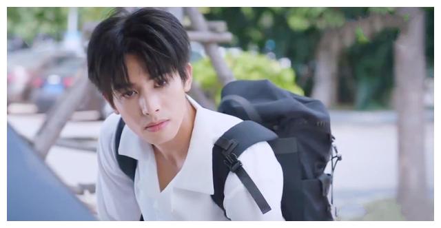 以家人之名凌霄认错明月的车是什么梗这不仅是个乌龙而已