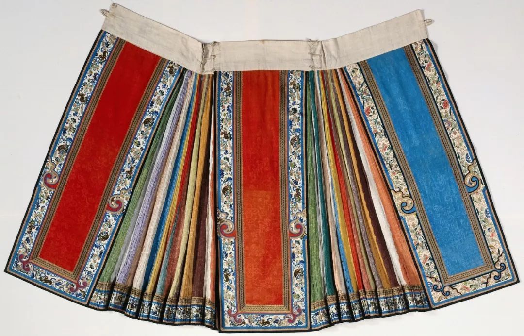 中华传统服饰图鉴五彩斑斓马面裙