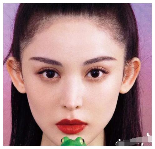 古力娜扎鼻子怎么了自拍时突然歪了当时想伸手遮都来不及