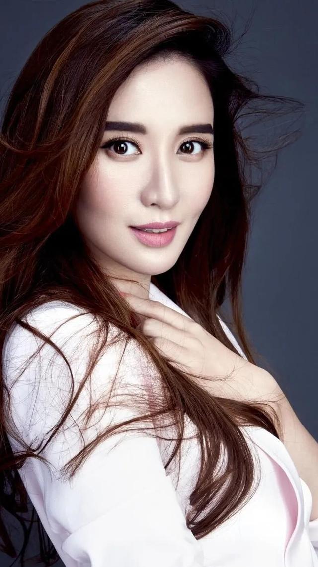 妩媚女神张萌:唯有优雅!__财经头条