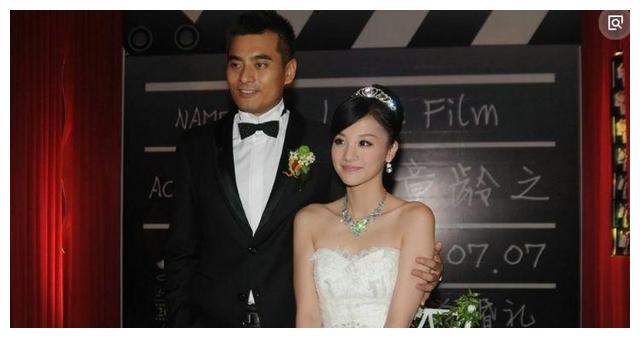 他因戏生情,与小10岁老婆认识15天就闪婚,生下儿子随老婆姓