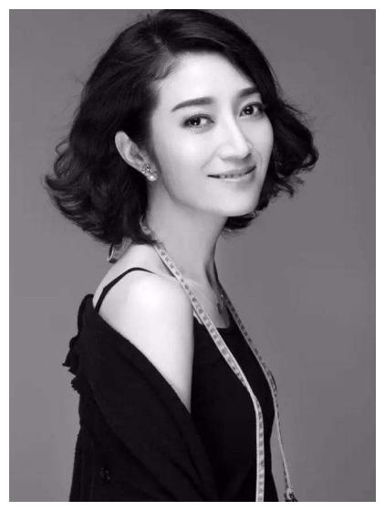 正文       松峰莉璃凭借这个角色走红,随后好资源纷至沓来,事业可谓