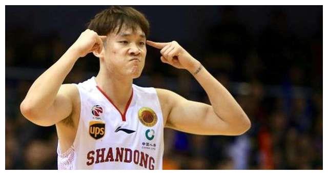 鲁媒曝小丁与山东男篮谈妥合同！薪资遭缩水65%，睢冉无奈躺枪！