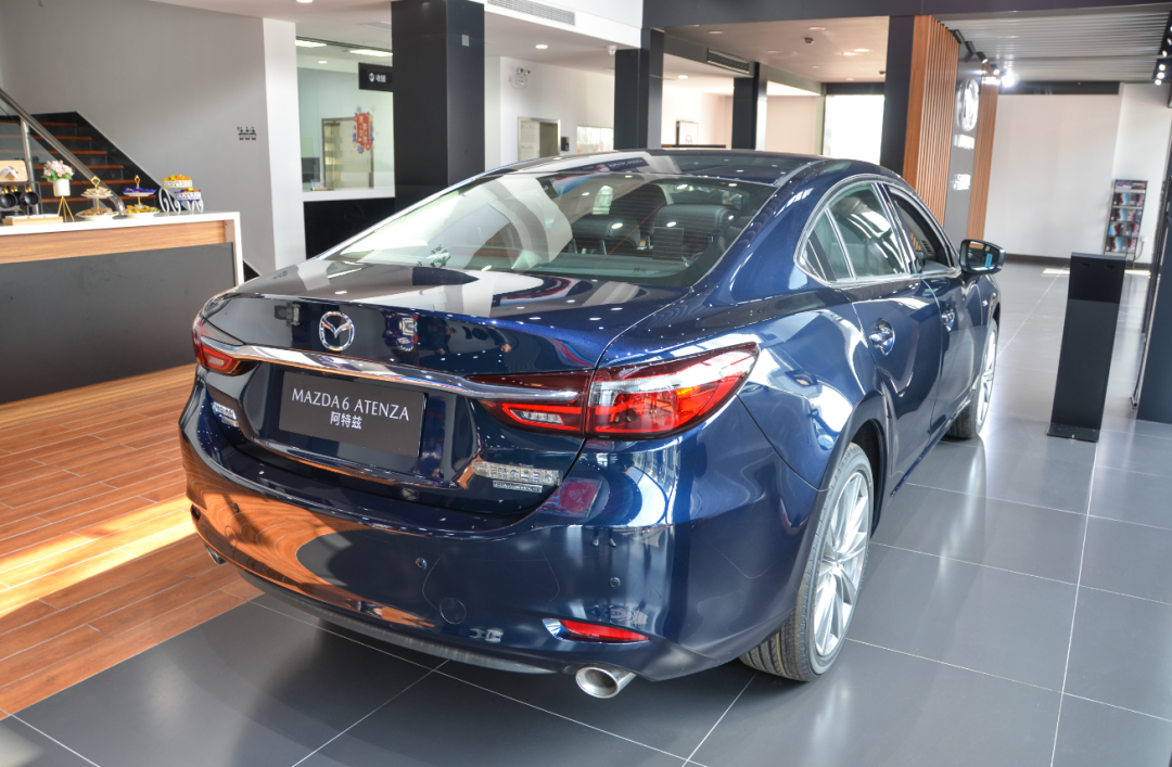 007探店:科技装备丰富 实拍一汽马自达2021款阿特兹