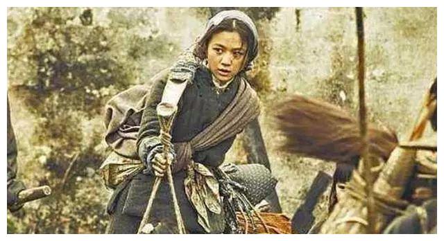 逃难妇女一个扁担挑了两个真龙天子,世外高人说,天下从此安定|真龙天子_新浪新闻