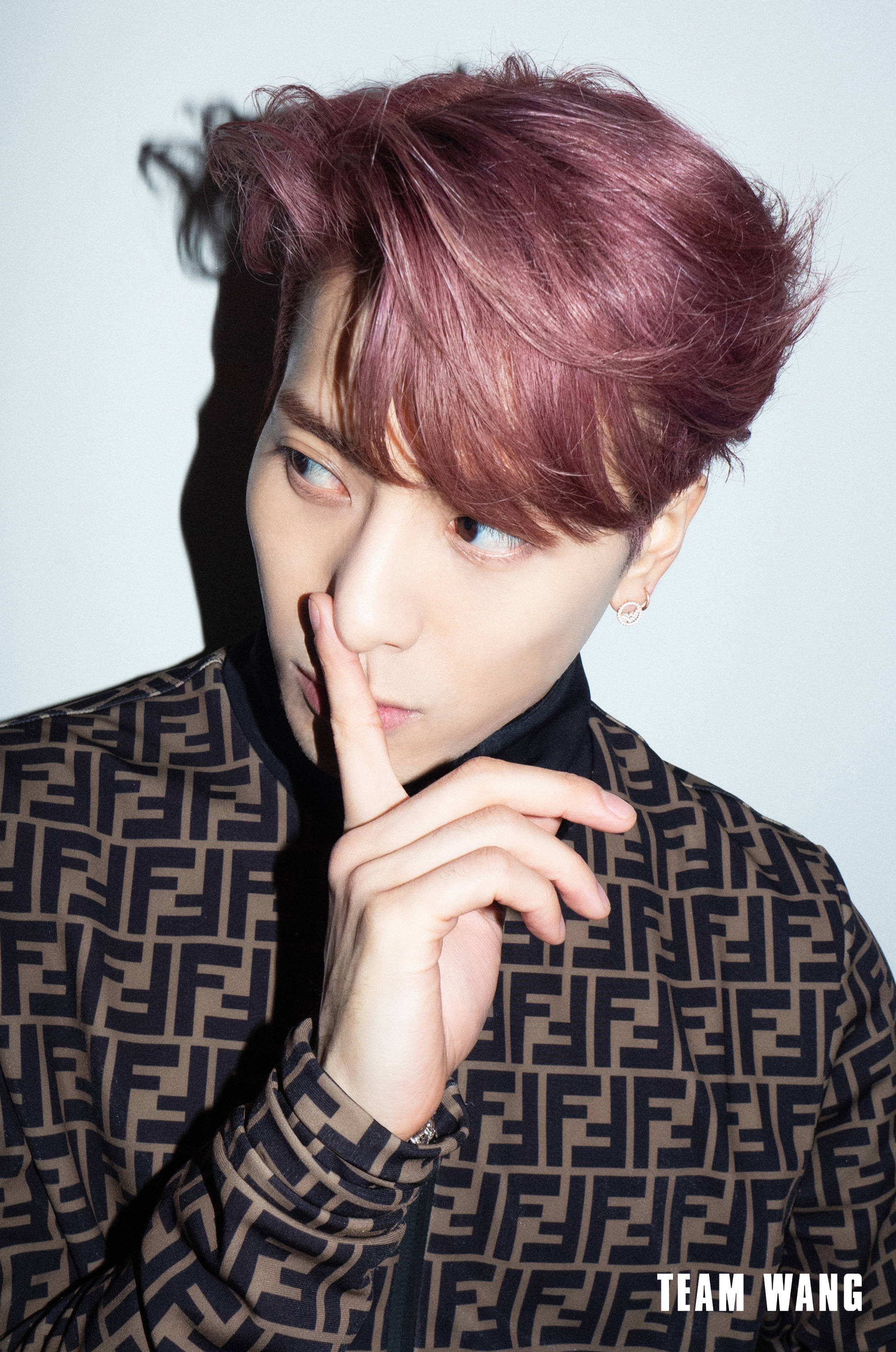 王嘉尔韩国合约到期回归个人创立的labelteamwang公司