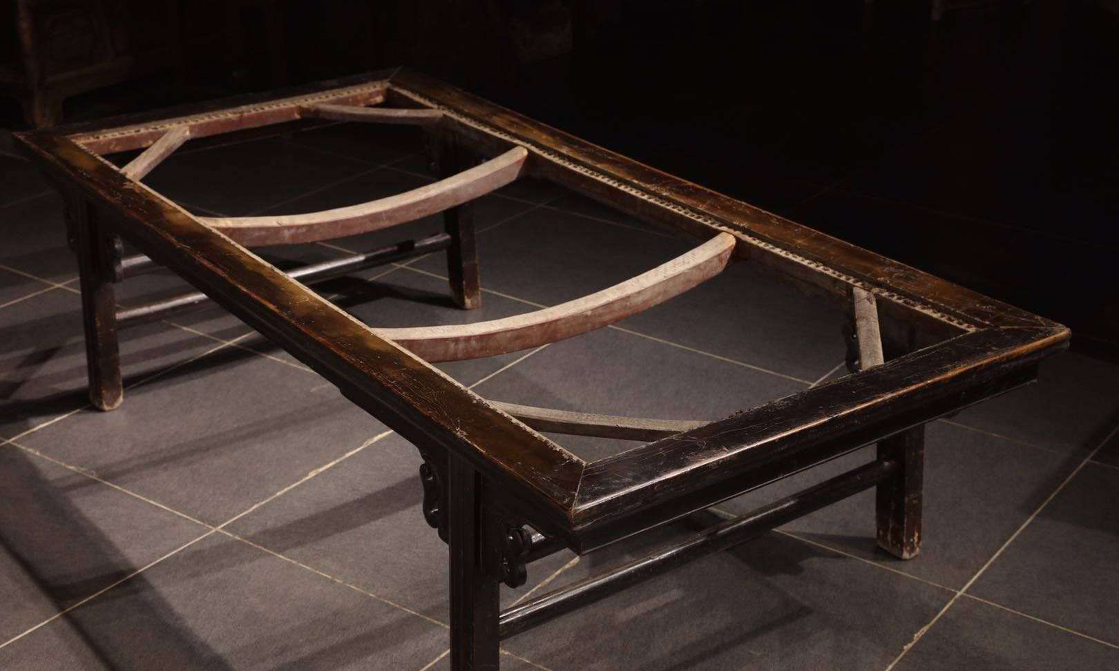 清代早期古朴小榻体现古人的闲情逸趣,古人还是很懂生活的