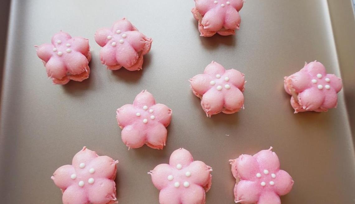 把樱花吃进嘴里高颜值的樱花造型甜品做法很简单