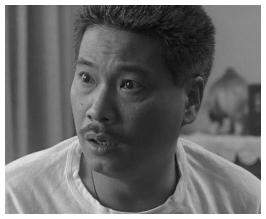 王祖贤晒28年前旧照悼念吴孟达,网友:后面2位都已不在了