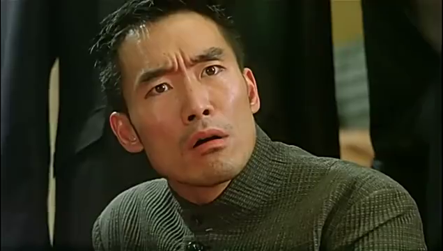 仗着老爸是洪泰黑老大,以为丧波不敢动他,不料对方直接把他干掉