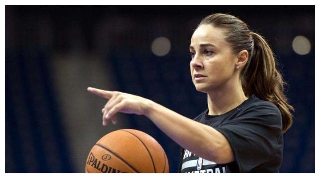 nba历史第一位女主教练!波波维奇成助手,哈蒙担任马刺轮换教练