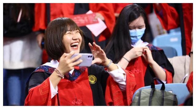 导员和女儿的聊天记录,家长看后愤怒了,大学辅导员都是这样的吗休闲区蓝鸢梦想 - Www.slyday.coM 导员和女儿的聊天记录,家长看后愤怒了,大学辅导员都是这样的吗休闲区蓝鸢梦想 - Www.slyday.coM