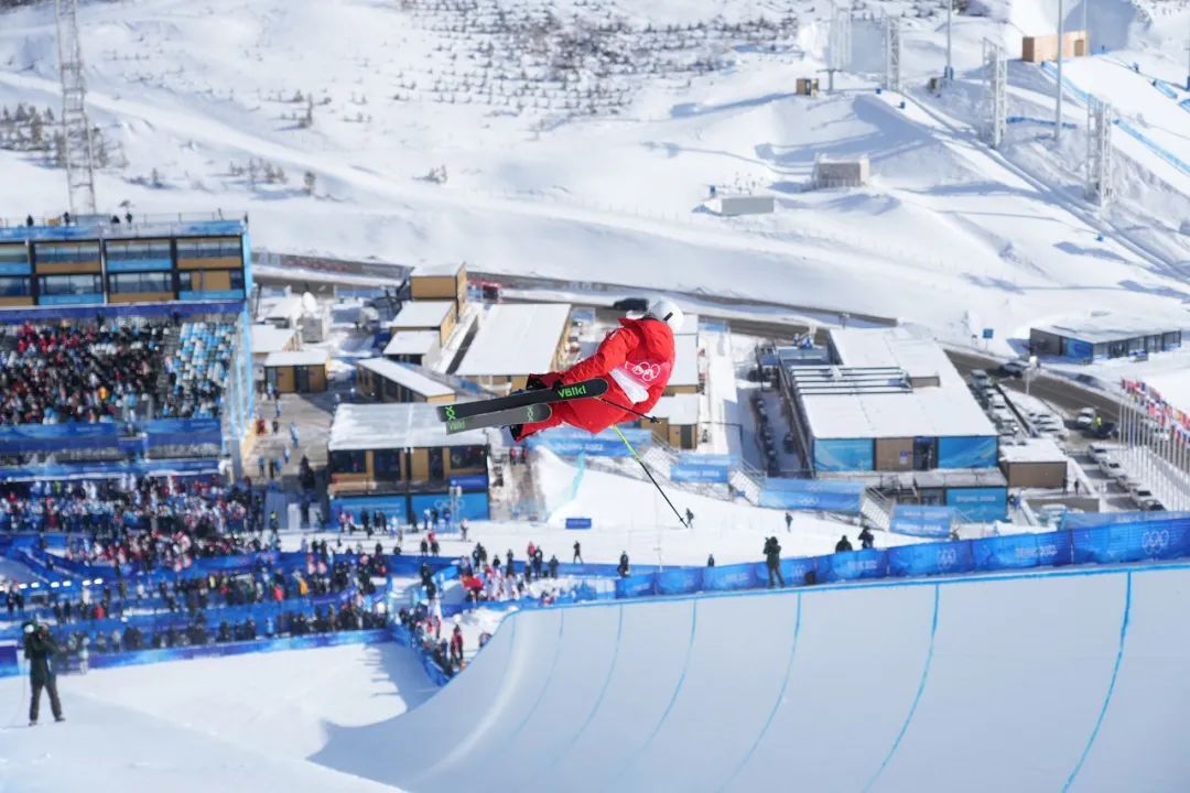 个人第2金!谷爱凌碾压式夺冠：第2跳刷新自己成绩，夺冠毫无悬念休闲区蓝鸢梦想 - Www.slyday.coM