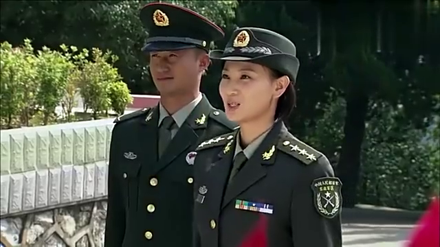 特种兵之利刃出鞘:何晨光带唐心怡回家,这么快都要见家长了吗!