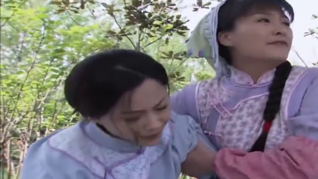 孕妇离家出走,在半路突然临盆,把孩子生在了野外