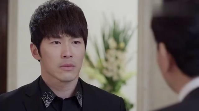 拥抱幸福:白宇天看到仲聆来,要撵他出去,永荷红樱拦着