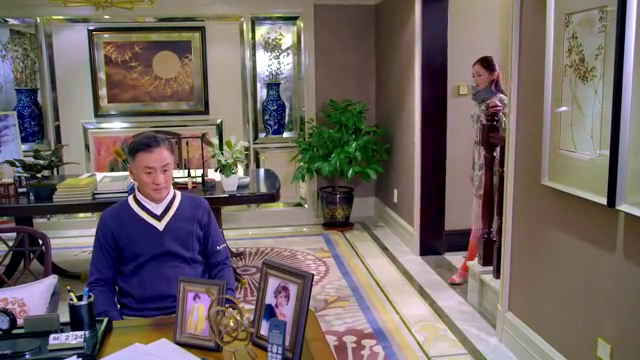 得知林佳一和林世渊大吵,朱琦琦见缝插针,故意说佳一坏话