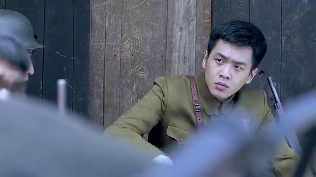 雪豹:周卫国在休息喝水时,发现一小部队不对劲,一句话出日本兵