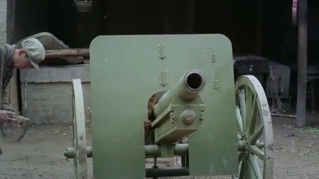 炮神:八路领导下令,炮神只好亲手炸了火炮,全场一片安静!