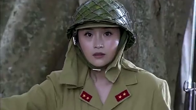 为您推荐: 地下党落入鬼子的包围圈,女特工手拿毒针,快速扎进鬼子脖子